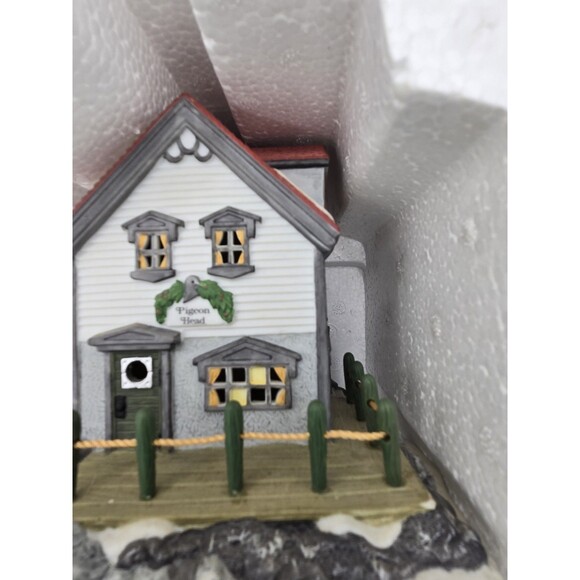 Dept 56 New England Village Series Lighted 1994 Pigeon Head Lighthouse 5653-7 - Picture 13 of 13